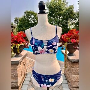 NWT Cupshe Navy Floral Cutout Bikini